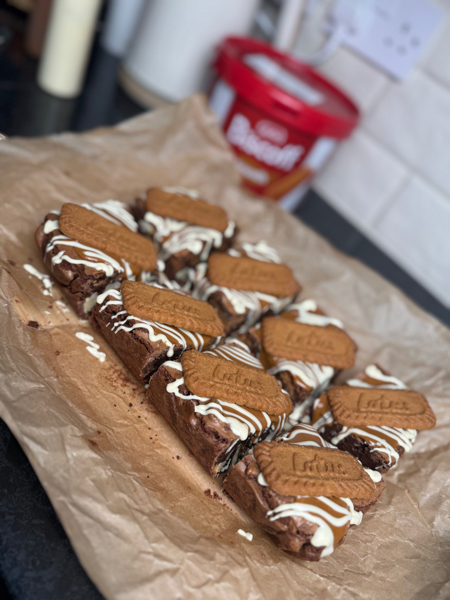 Biscoff white chocolate brownies (Recipe)